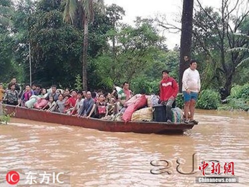 当地时间2018年7月24日，老挝阿速坡省(Attapeu)，该省一座水电站大坝发生坍塌，造成多个村庄被淹，至少5人死亡，另有数百人失踪。图片来源：东方IC 版权作品 请勿转载