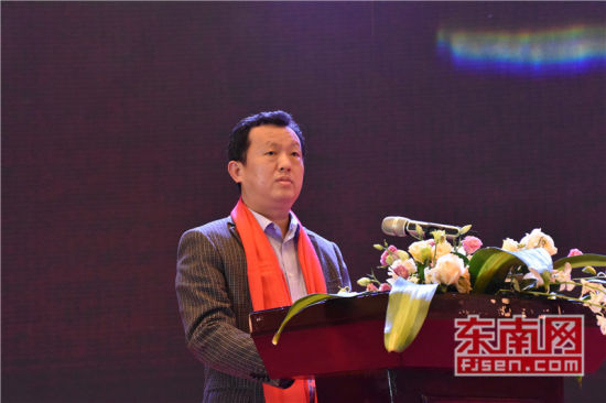 福建省侨联主席陈式海致辞。