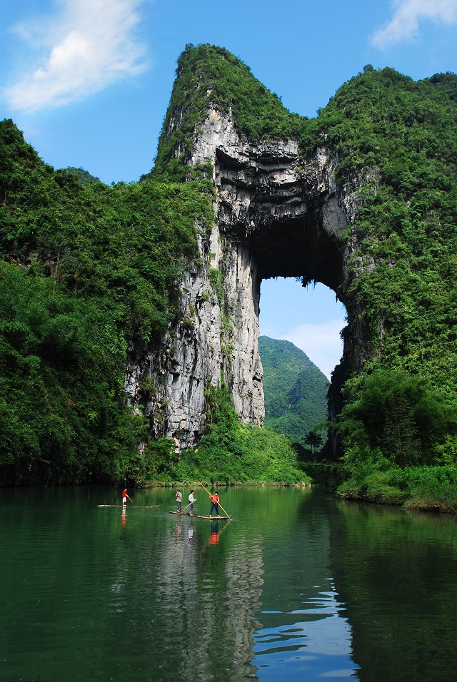 广西罗城国家地质公园剑江园区 天门景区（覃明龙摄）.jpg