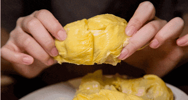 榴莲控福利!两批马来西亚猫山王榴莲运抵钦州