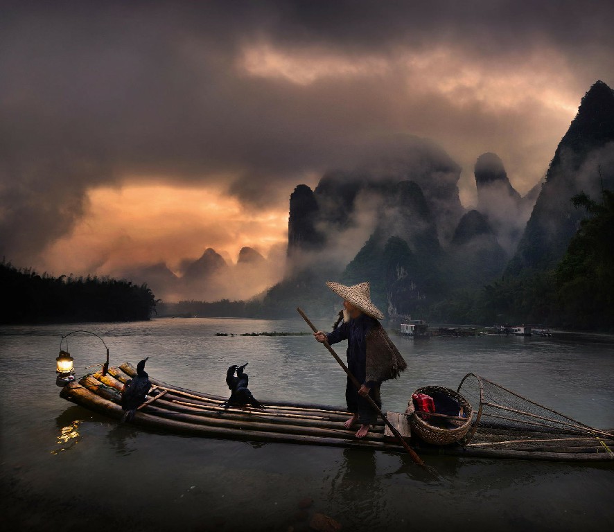 黑与白,阳朔静谧山水中的浪漫喧嚣