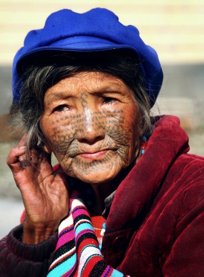 说明: Facial tattoo girl; source：tuchong (4)