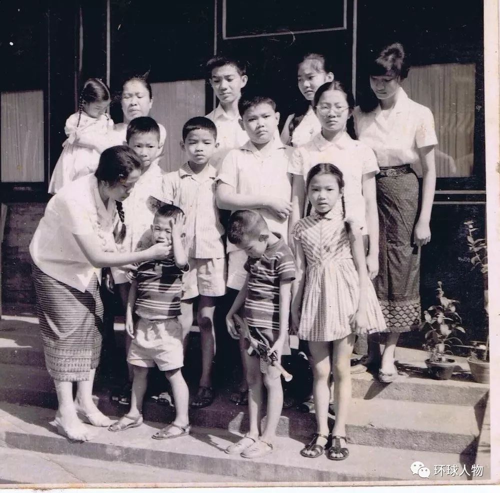 奔舍那家族在北京生活时的老照片