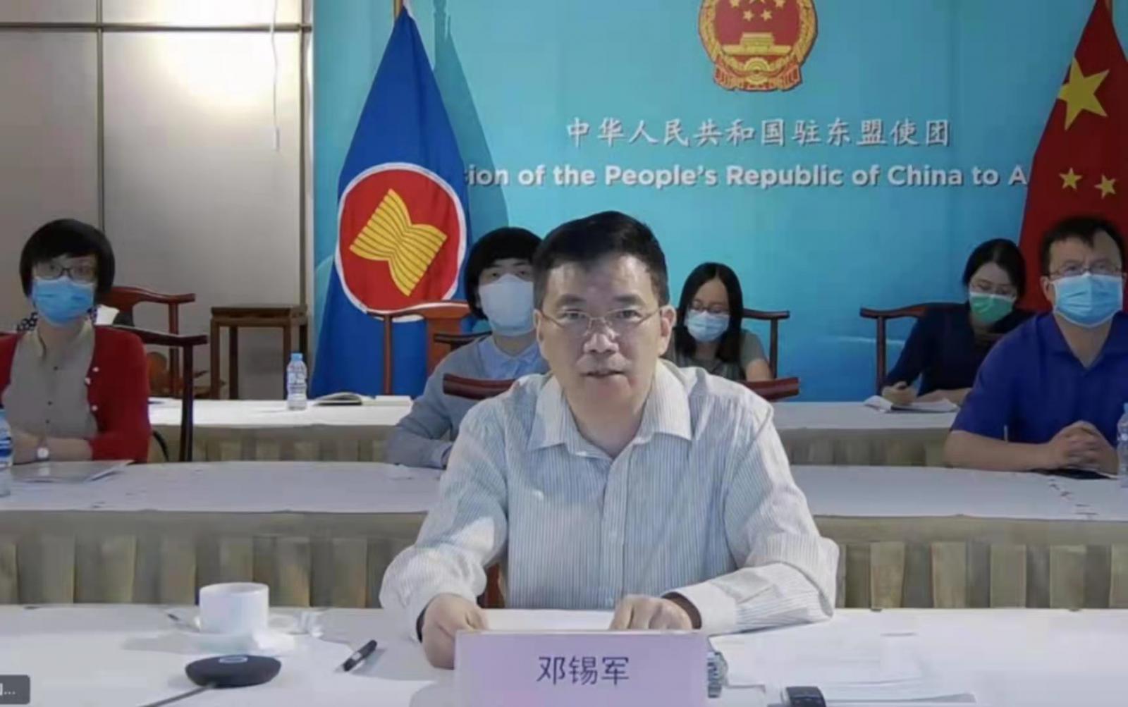 中国驻东盟大使邓锡军参加党史学习教育联学共建活动
